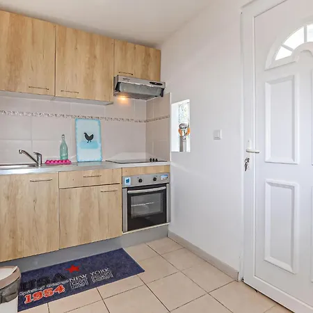Apartment 1 Bedroom Awesome In Bastia (Corsica)