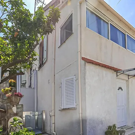 1 Bedroom Awesome In Bastia (Corsica)